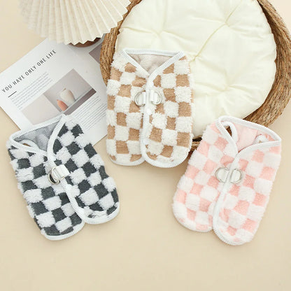 Autumn and winter checkerboard button cardigan with traction button for keeping dogs warm